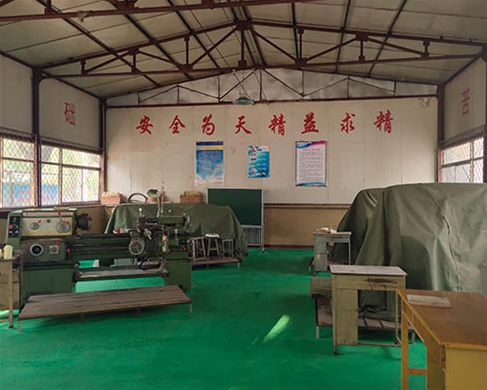 和靈石縣第一職業(yè)高中校領(lǐng)導(dǎo)在?？疾? /></div>
		<h2 id=