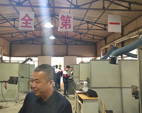 和靈石縣第一職業(yè)高中校領(lǐng)導(dǎo)在?？疾? /></div>
		<h2 id=